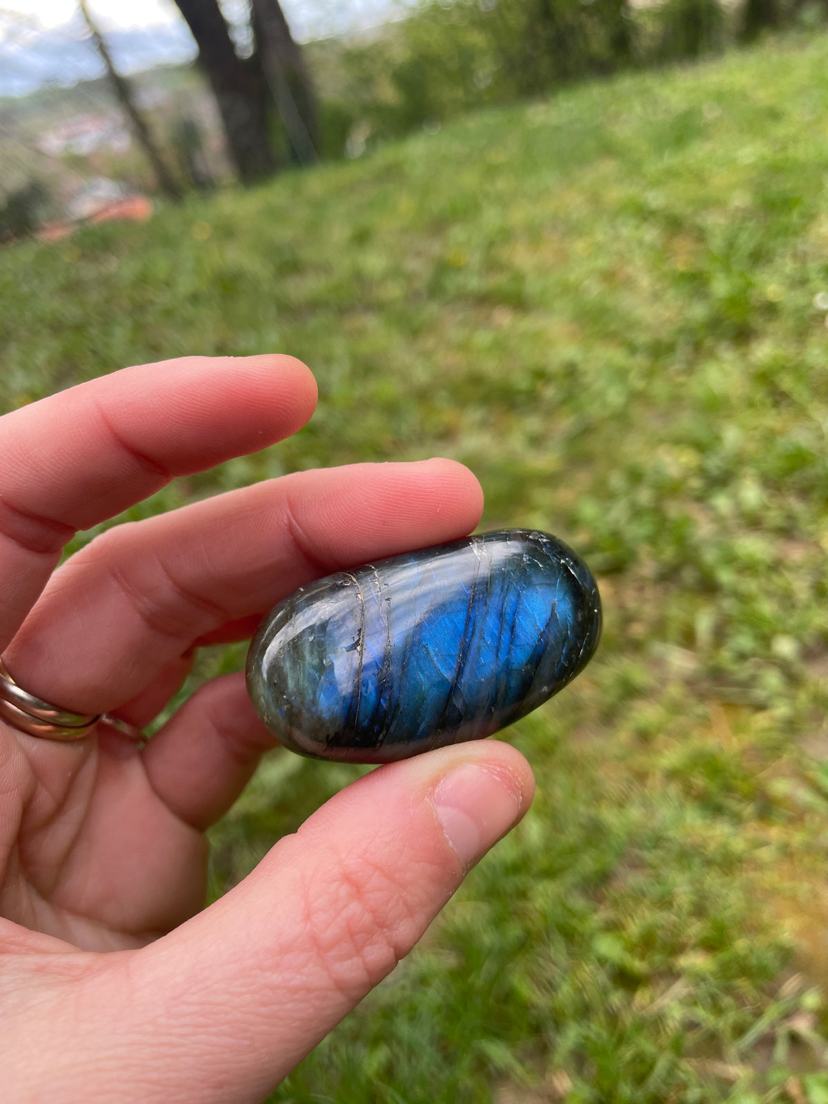 Galet en Labradorite