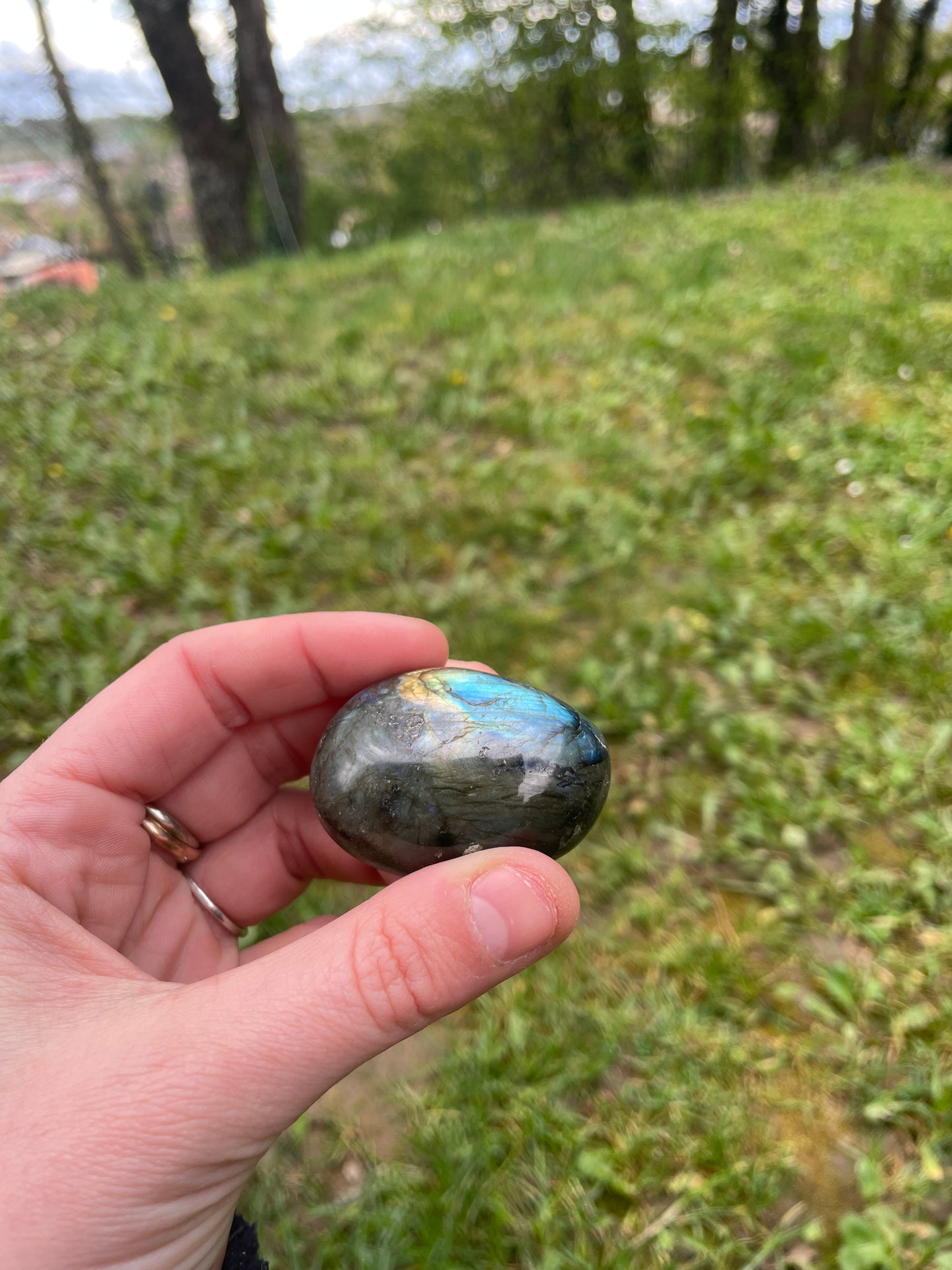 Galet en Labradorite