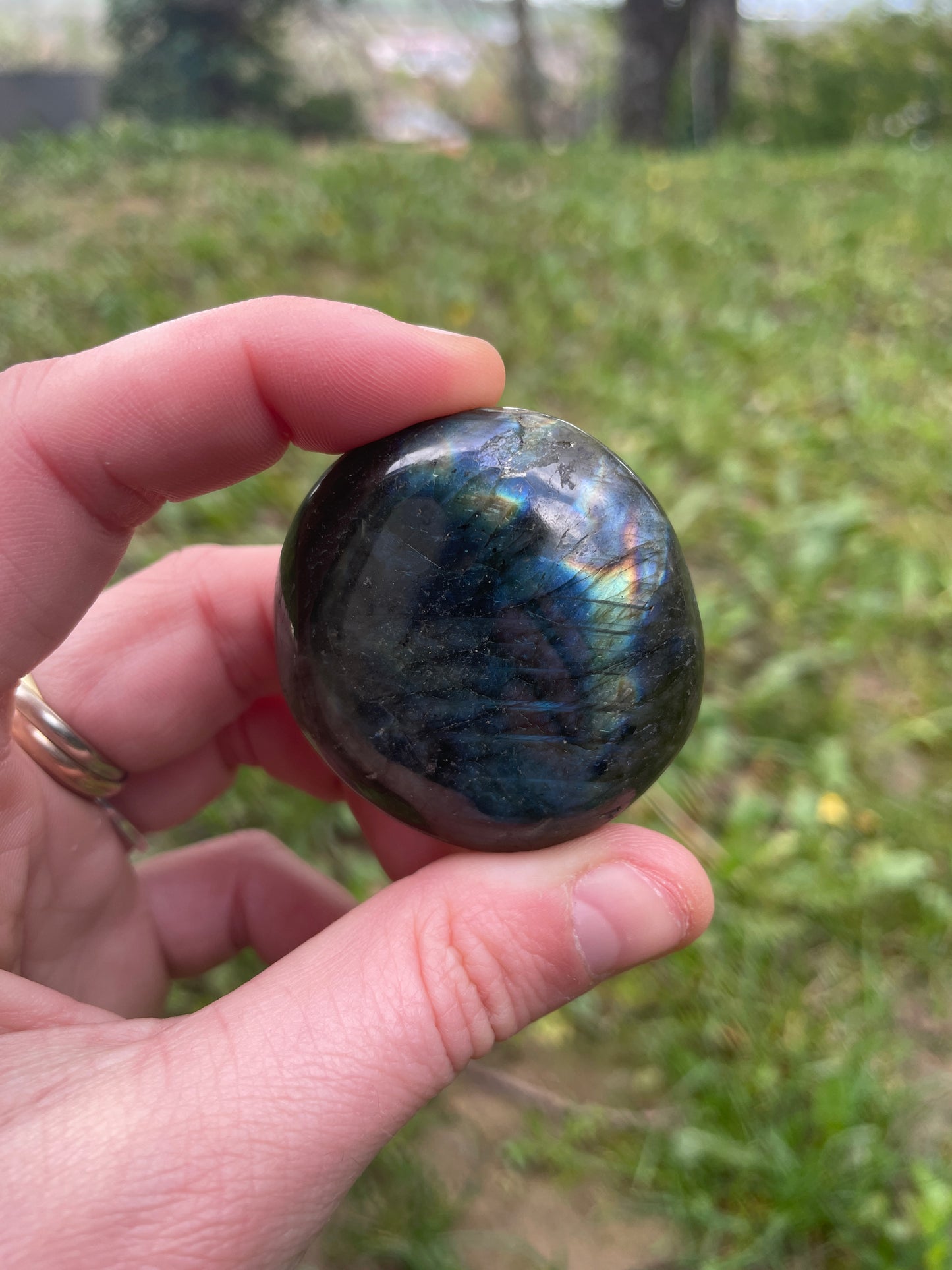 Galet en Labradorite