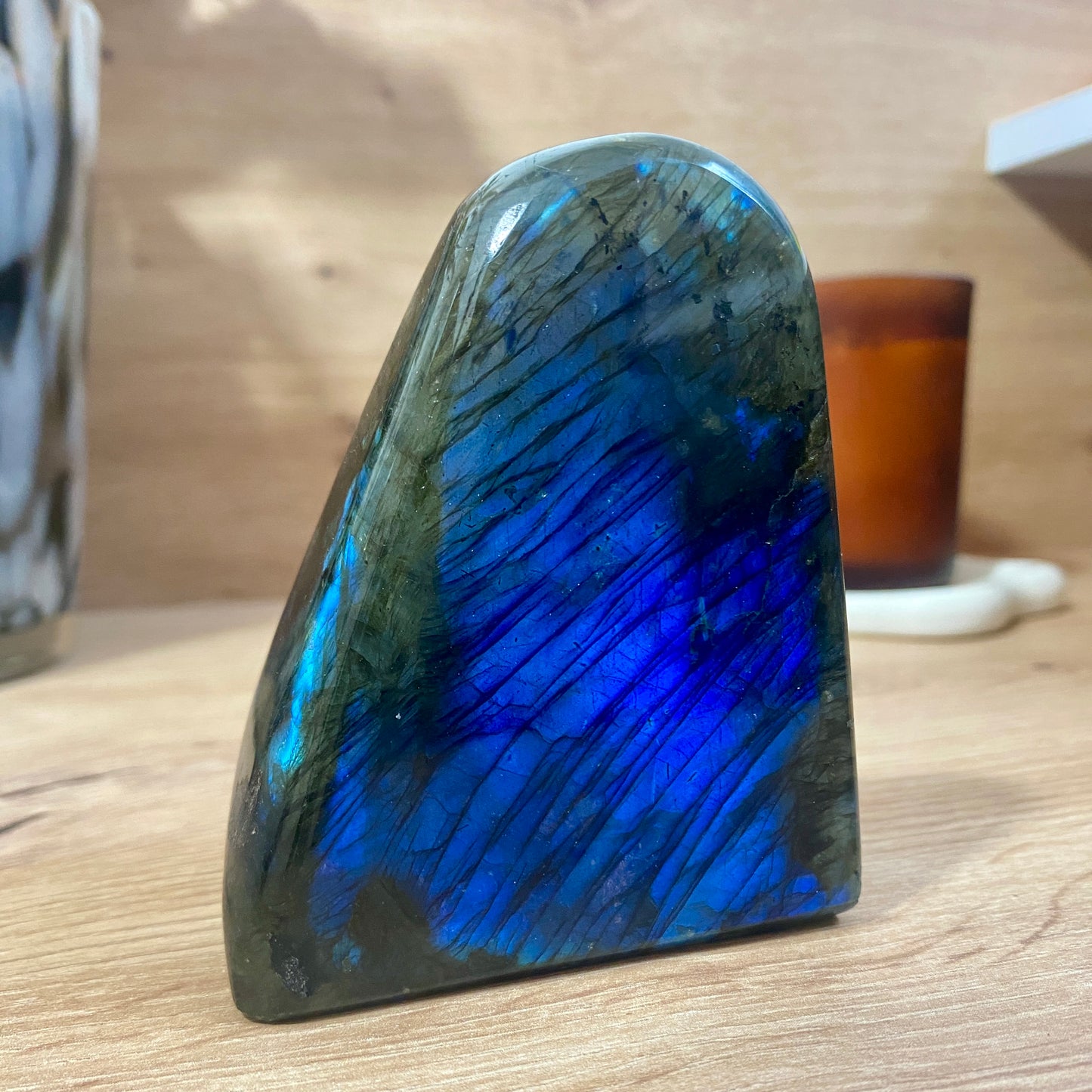 Forme Libre de Labradorite Polie - 403,60 grammes