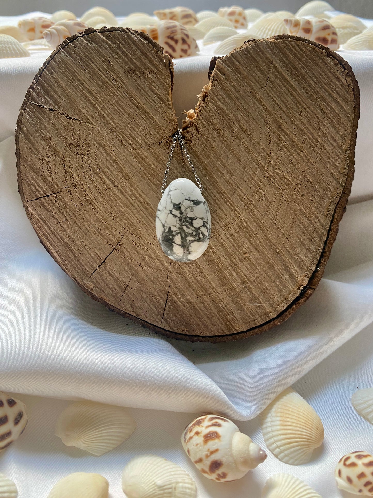 Collier Galet Howlite - Acier Inoxydable