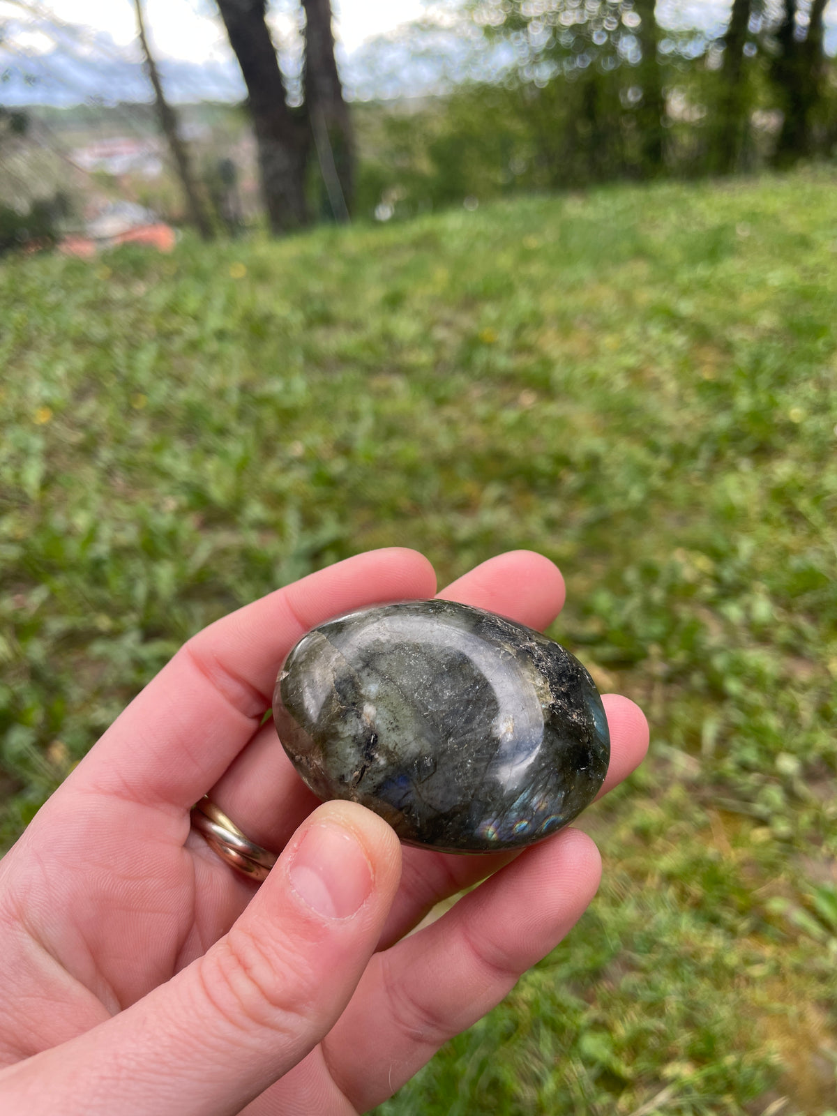 Galet en Labradorite