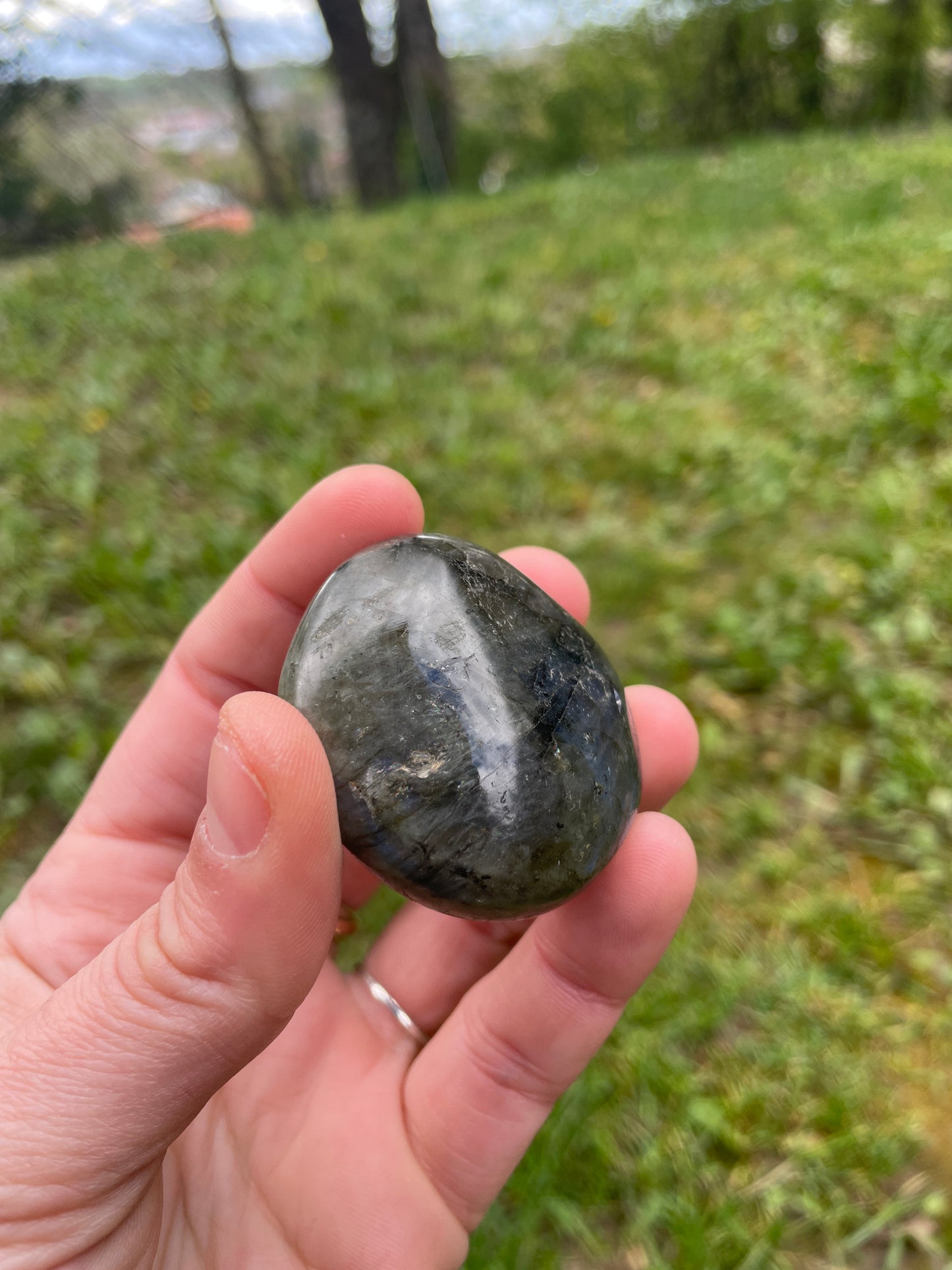 Galet en Labradorite