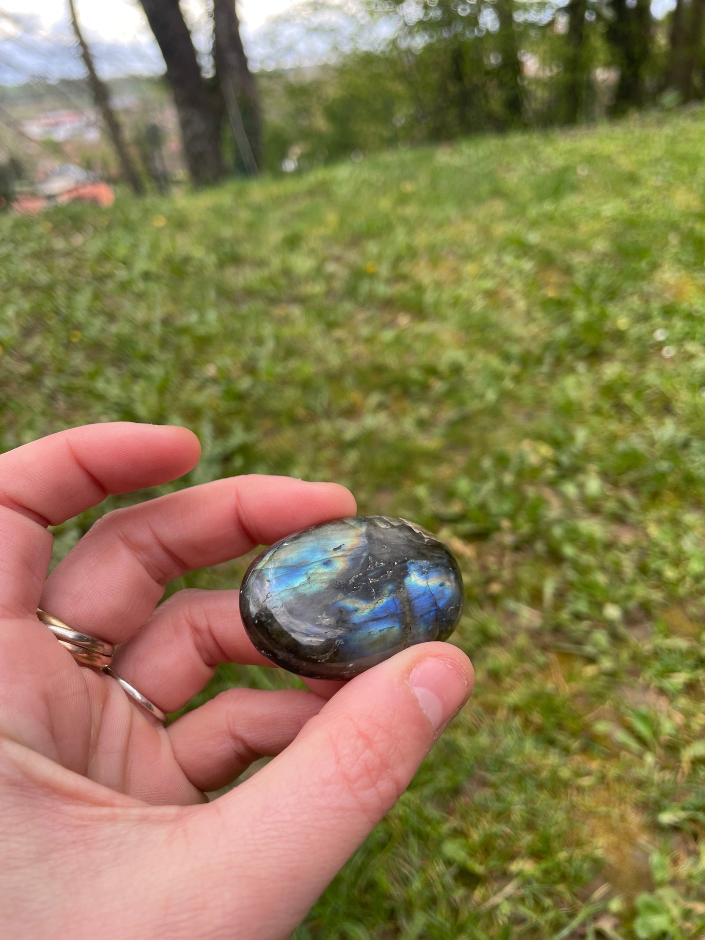 Galet en Labradorite