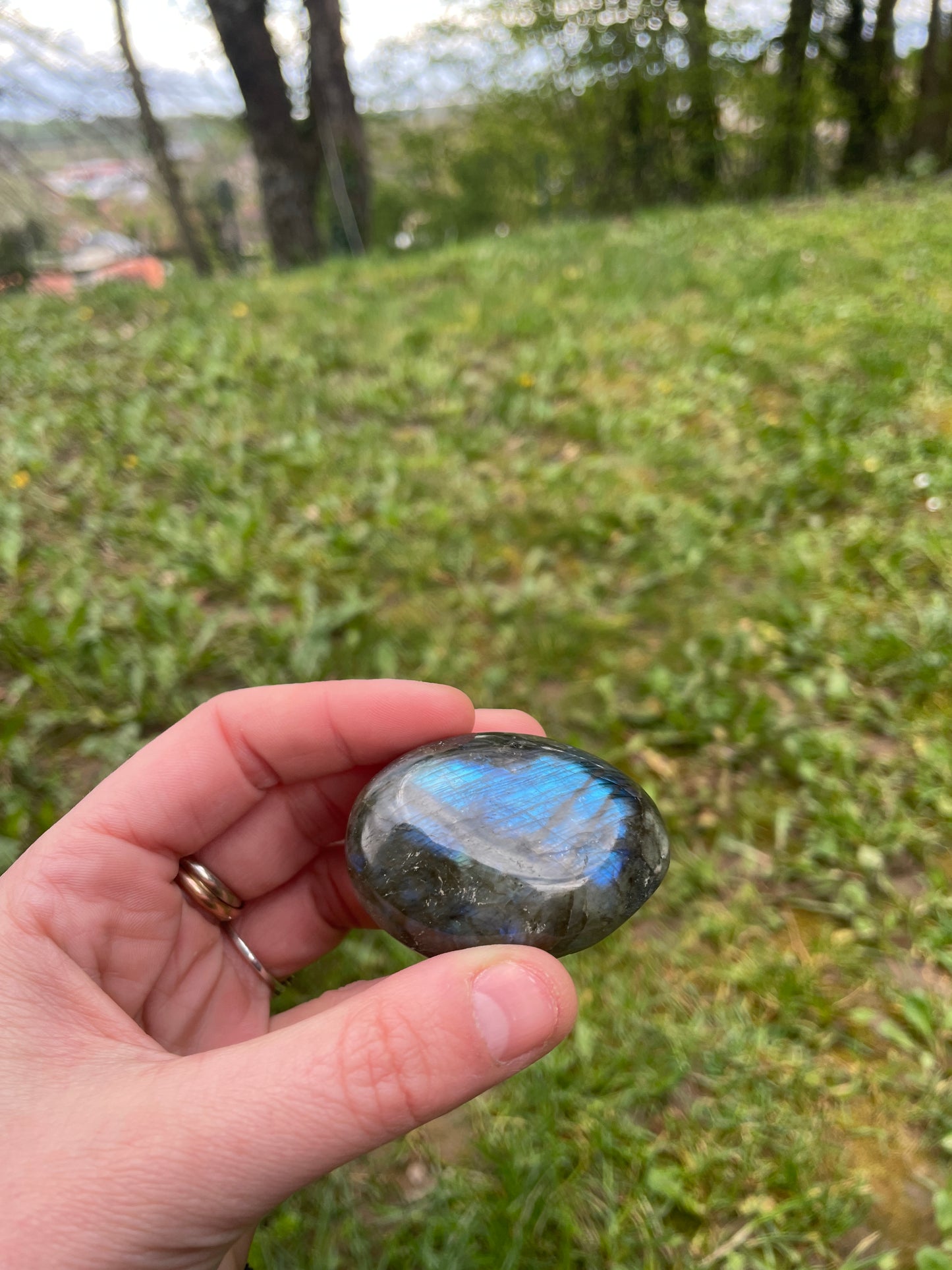 Galet en Labradorite