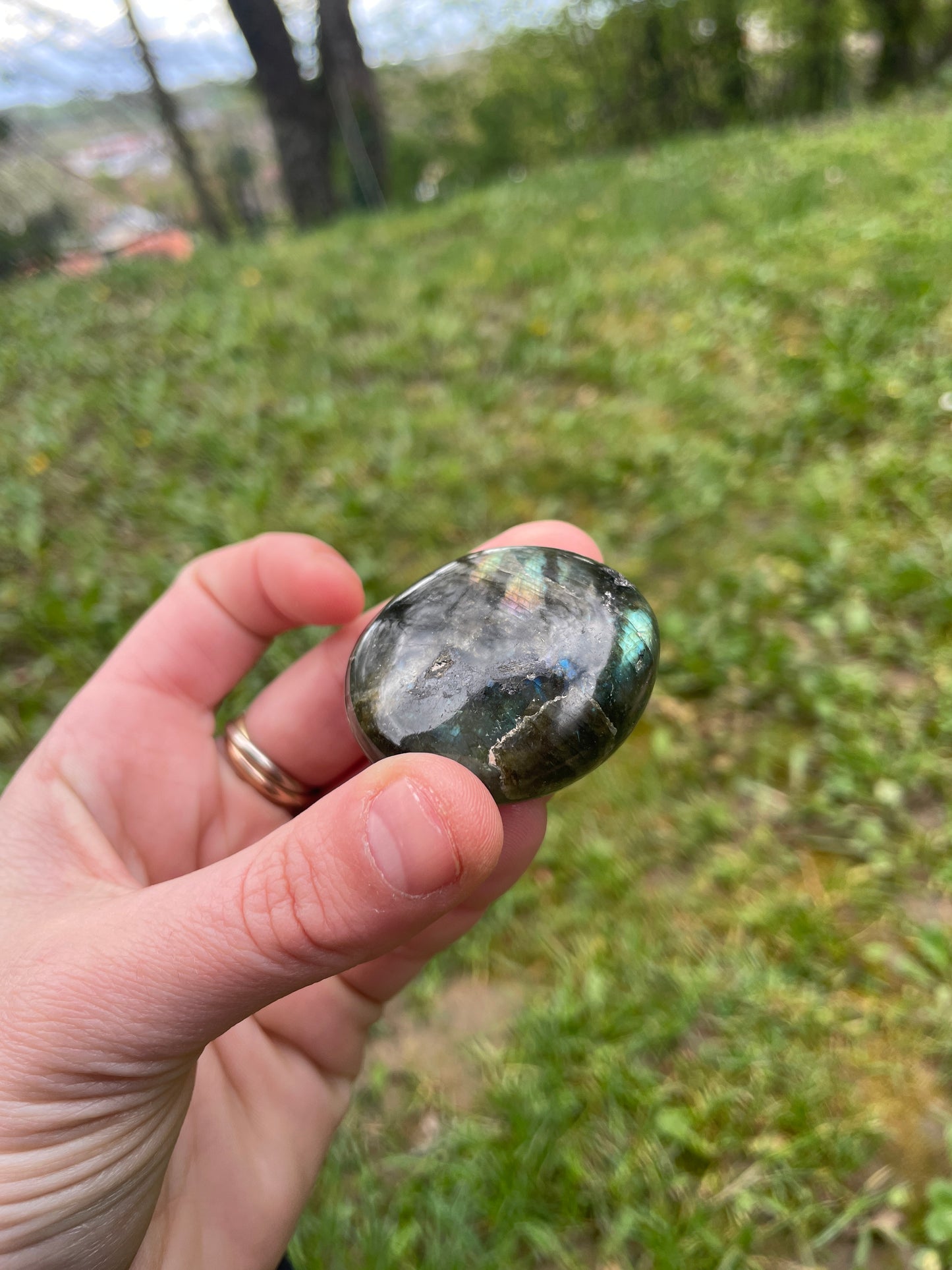 Galet en Labradorite