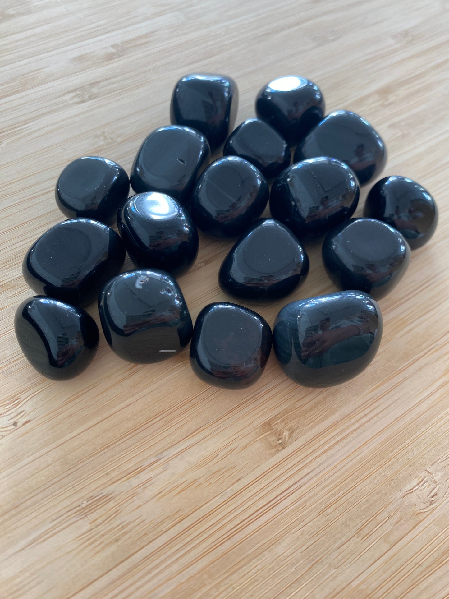 Piedra rodada obsidiana negra