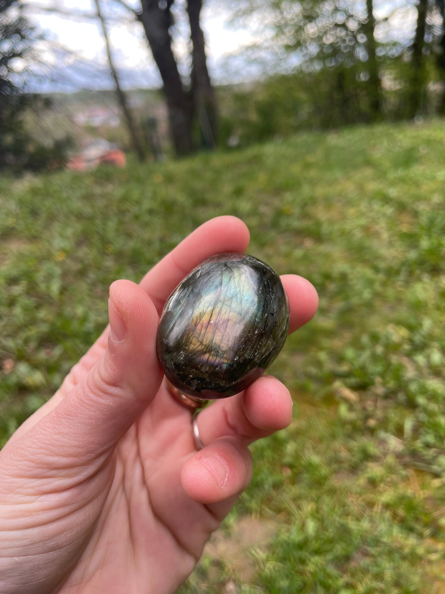 Galet en Labradorite