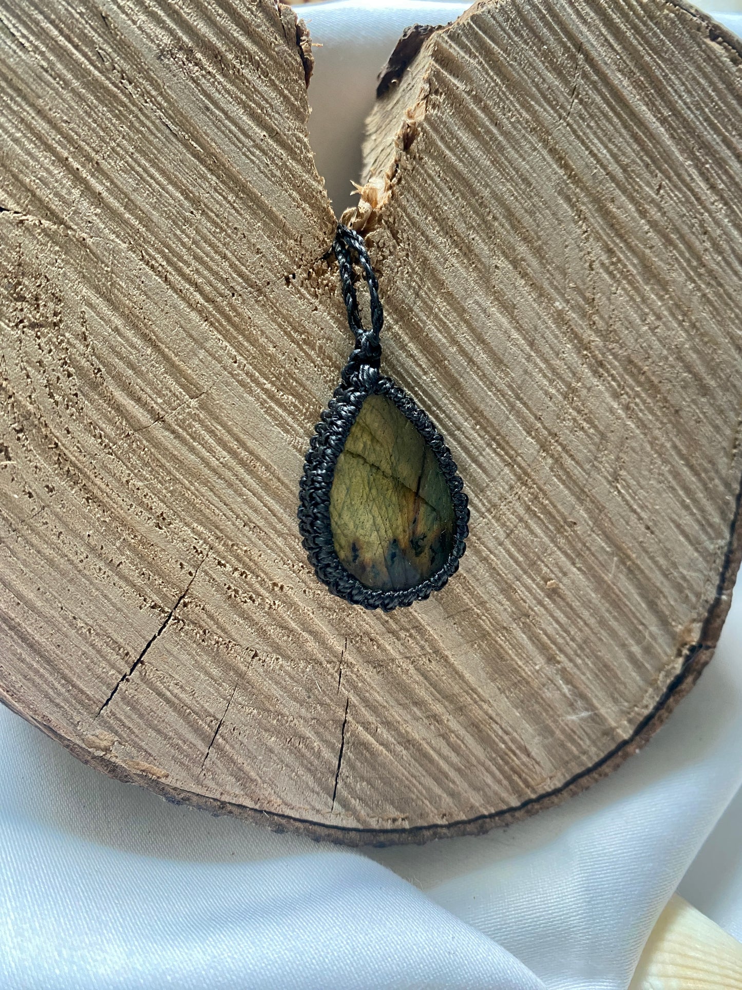 Collier Labradorite en Micro Macramé