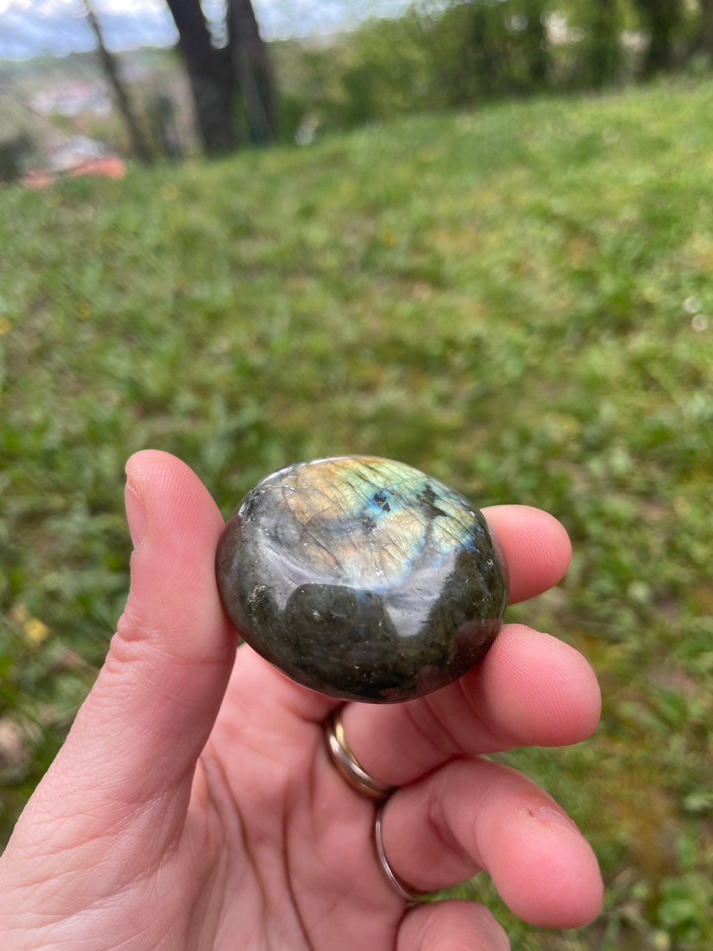 Galet en Labradorite