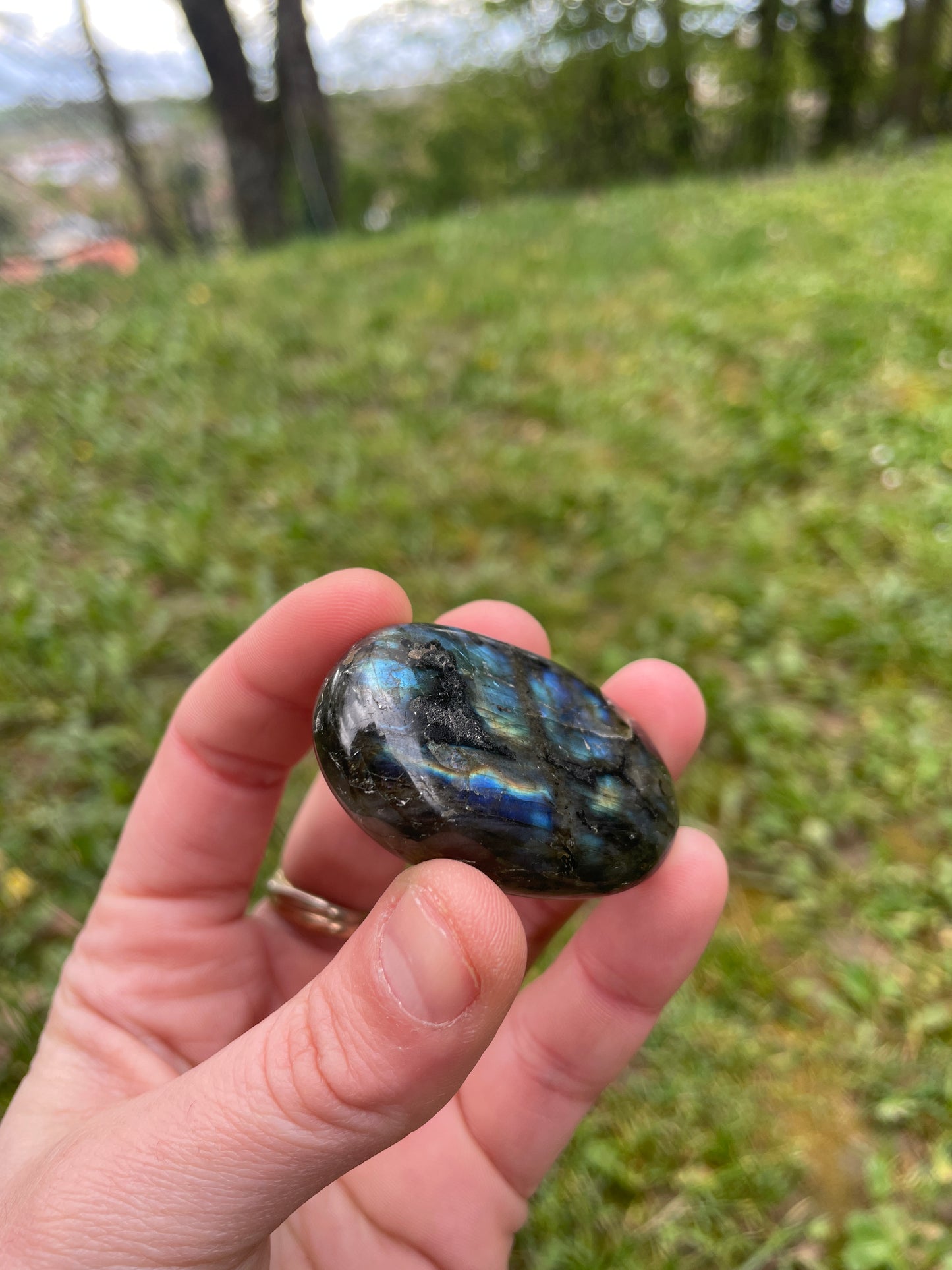 Galet en Labradorite