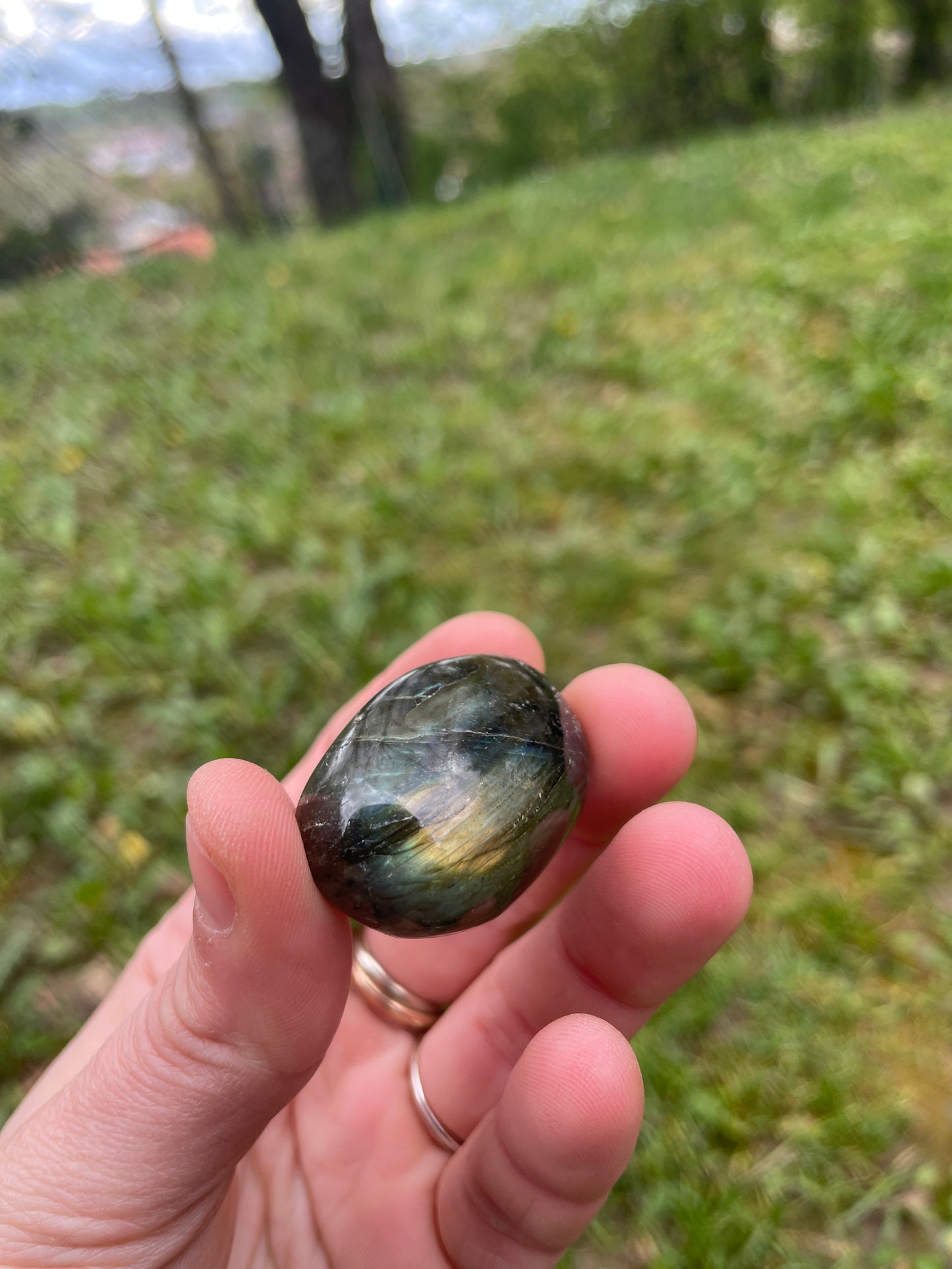 Galet en Labradorite