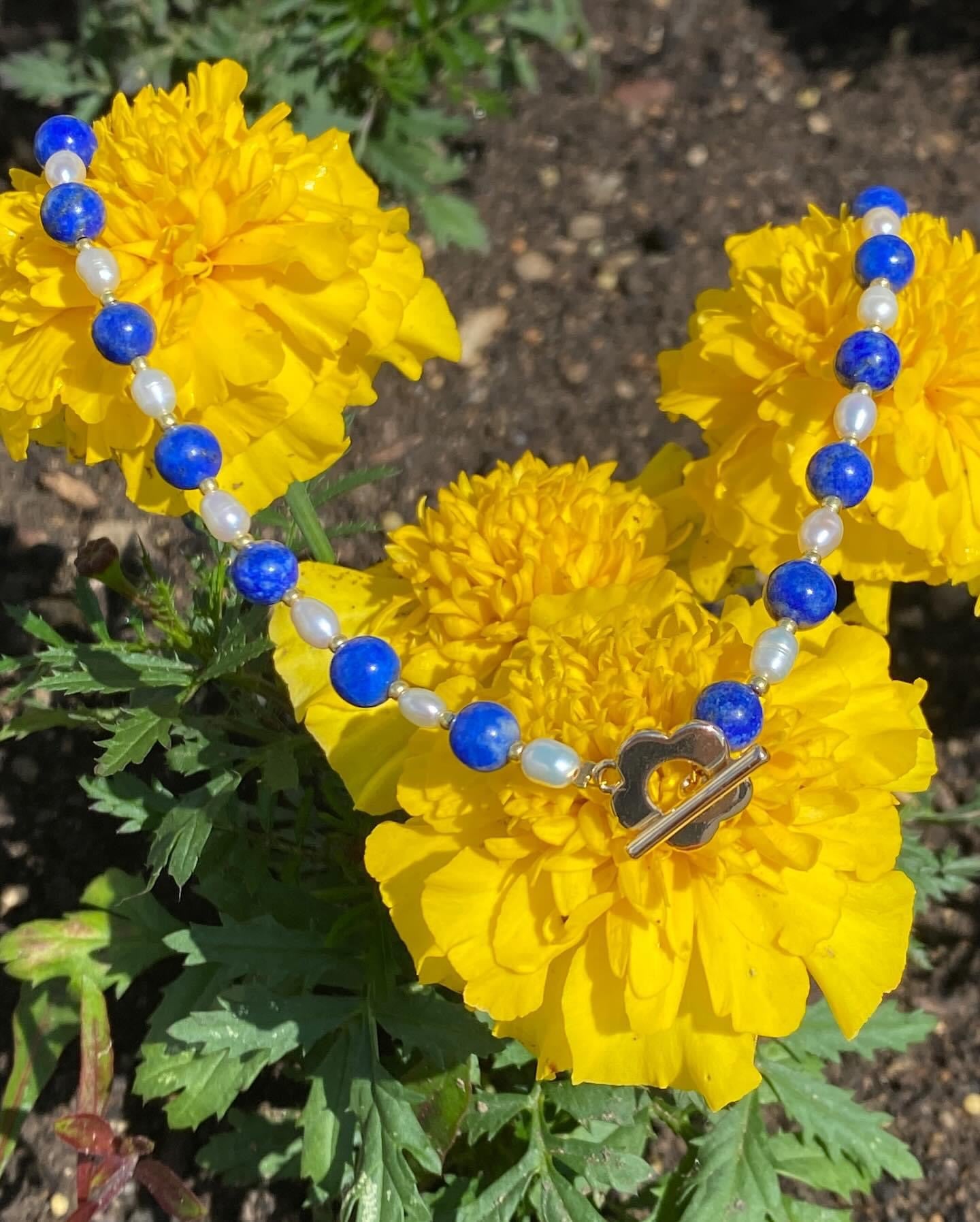 Flower Necklace - Lapis-Lazuli and cultured pearls