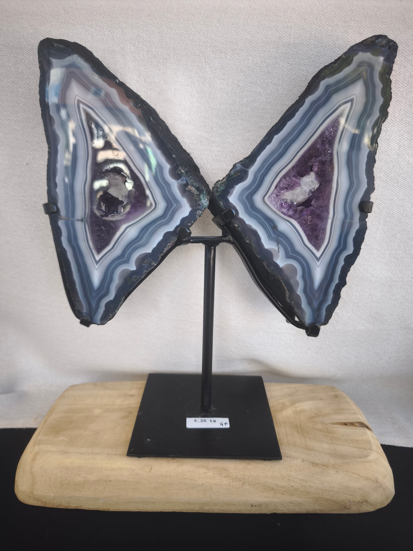 Papillon en Géode d'Agate, Améthyste et Quartz sur Socle - 4,26 kg (Pièce Unique)