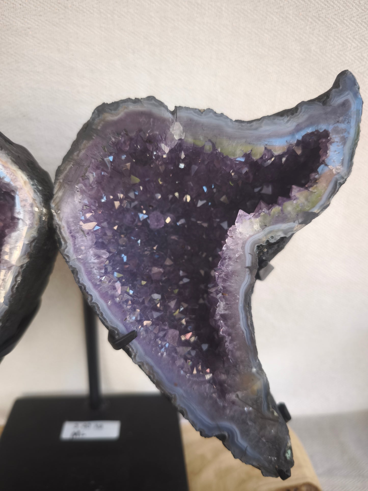Papillon en Druse d'Améthyste et Agate sur Socle - 2,40 kg (Pièce Unique)