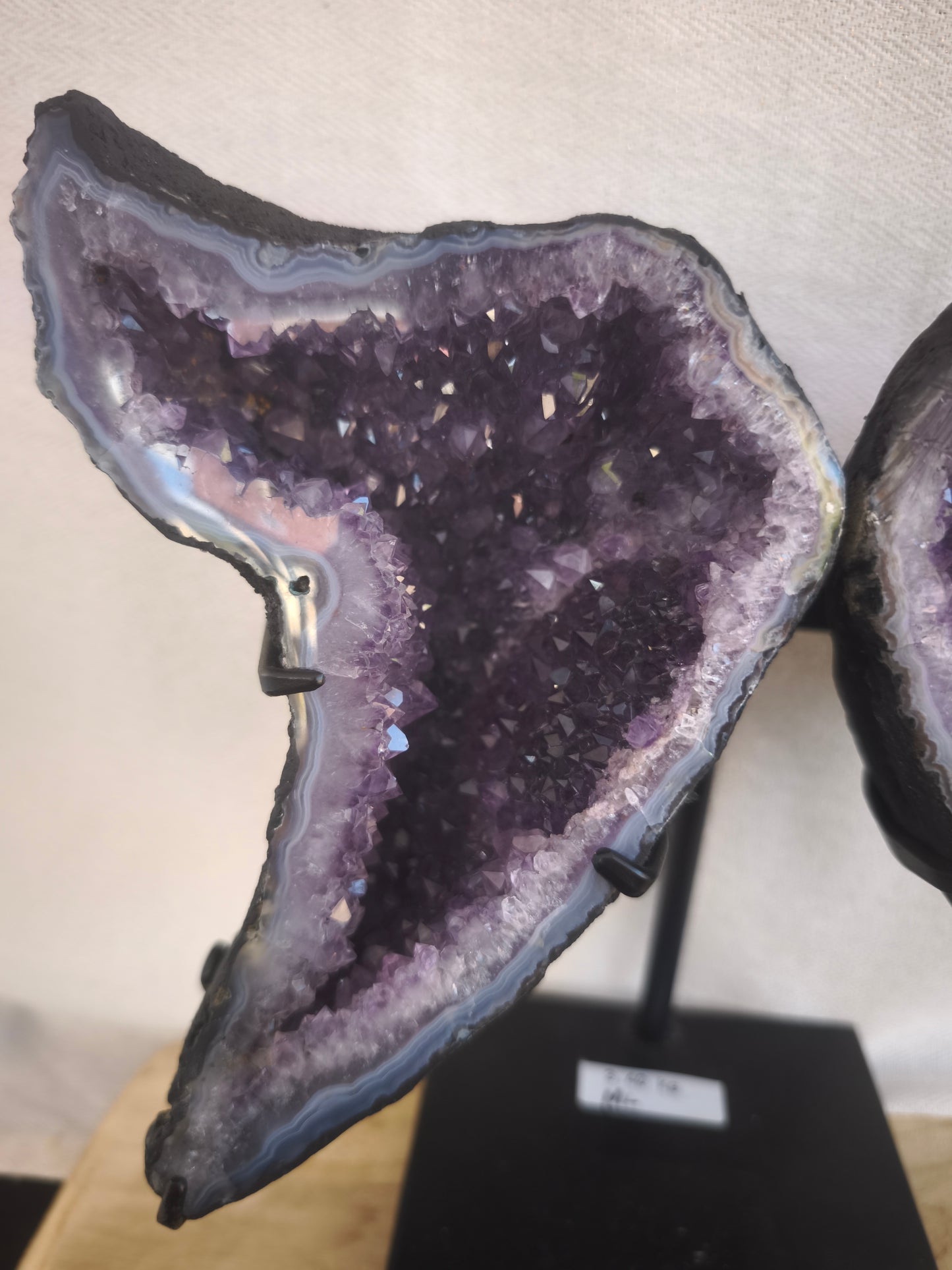 Papillon en Druse d'Améthyste et Agate sur Socle - 2,40 kg (Pièce Unique)